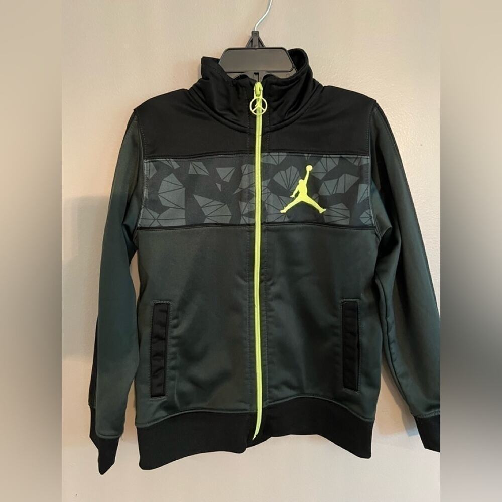 JORDAN BOYS FULL ZIP JACKET SIZE M (5/6 YEARS)